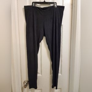 EUC Simply Vera By Vera Wang Black Velvet feel Leggings